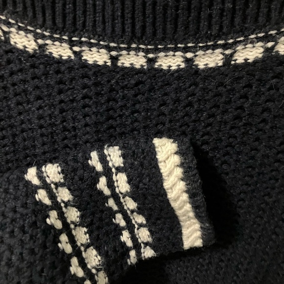 Cute preppy sweater - Picture 2 of 3